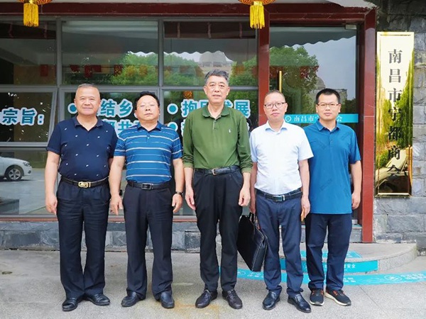 南昌寧都商會(huì)為寧都中學(xué)建校110周年助力，縣領(lǐng)導(dǎo)一行到訪交流。
