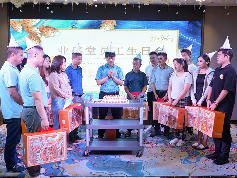 這是家什么神仙公司，太讓人眼紅了?。。? />
                </div>
              </div>
            </a>
          </li>
          
          <li
            class=